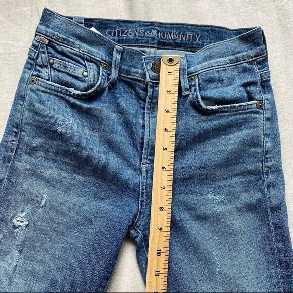 Citizens Of Humanity Rocket High Rise Crop Skinny in Distressed Fizzle - Picture 11 of 11